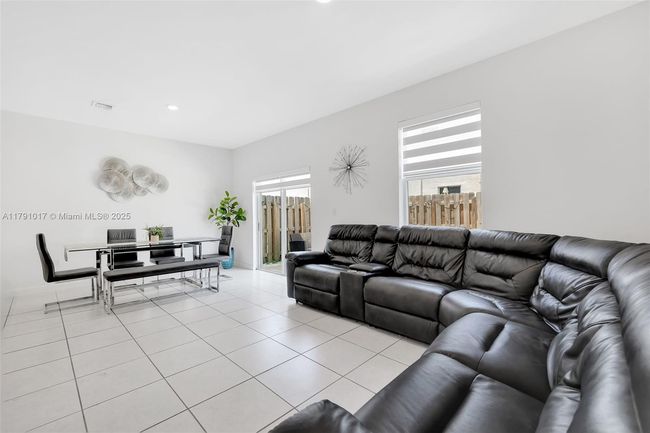 2679 Se 13 Th Ct, Townhouse with 3 bedrooms, 3 bathrooms and null parking in Homestead FL | Image 11