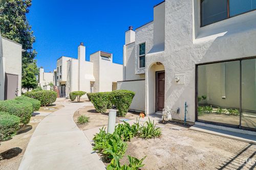 1317 Capricorn Ct, Bakersfield, CA, 93309-3807 | Card Image