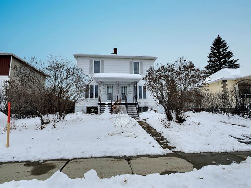 {{alt}} | Card Image