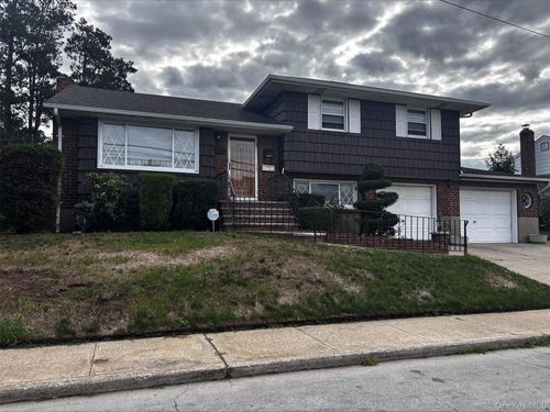 120 Osborne Road, Hempstead, NY, 11552 | Card Image