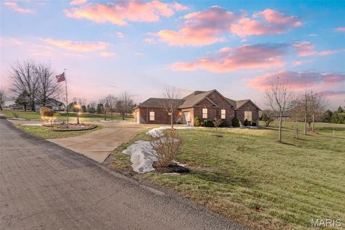 3303 Nottoway Ave, Godfrey, IL, 62035-3244 | Card Image