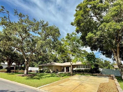 1135 Fountainhead Dr, LARGO, FL, 33770-4229 | Card Image