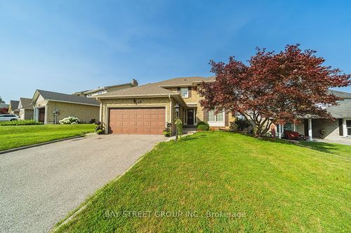 338 Prince Of Wales Dr, Whitby, ON, L1N6M9 | Card Image