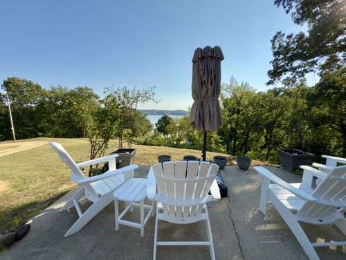 97 Camp Cir, Waverly, TN, 37185-3406 | Card Image