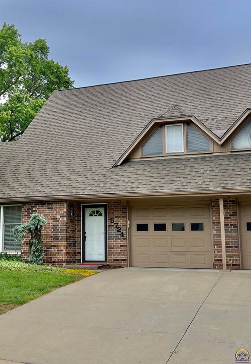 5724 Sw Foxcroft North Cir, Topeka, KS, 66614 | Card Image