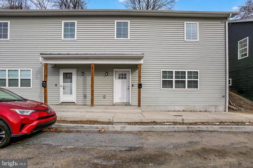15 N 2nd St, STEELTON, PA, 17113-2302 | Card Image