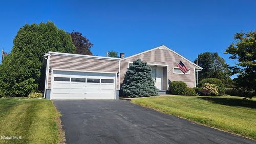 8 Deal Pl, Amsterdam, NY, 12010-2510 | Card Image