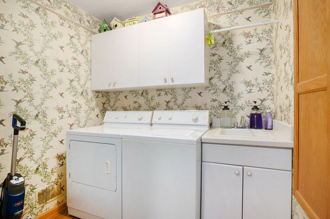 2040 Crystal Wood Trl, Condo with 3 bedrooms, 3 bathrooms and null parking in Flushing MI | Image 15