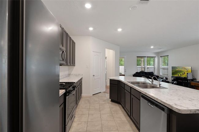 4007 Mossy Banks Ln, House other with 3 bedrooms, 2 bathrooms and 2 parking in Houston TX | Image 7