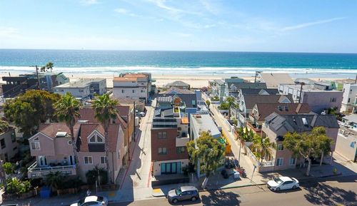 3828 Mission Blvd, San Diego, CA, 92109-7053 | Card Image