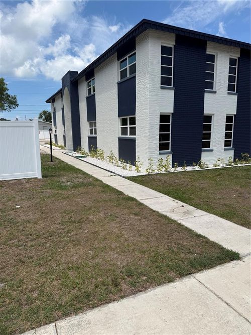 439 76th Ave N, St Petersburg, FL, 33702-5342 | Card Image