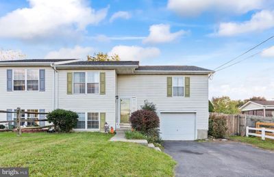 26 Squire Circle, Home with 3 bedrooms, 2 bathrooms and null parking in INWOOD WV | Image 1