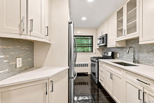2nd-fl-73-02 Springfield Boulevard, New York, NY, 11364 | Card Image