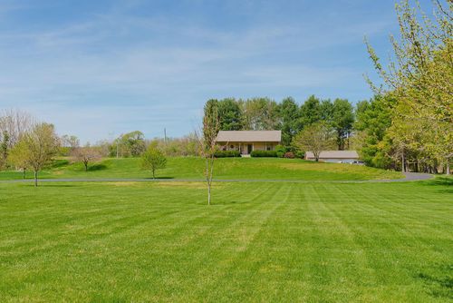 839 Falls Rd, Bainbridge, OH, 45612-9721 | Card Image