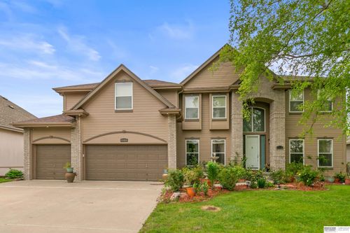 17451 Y St, Omaha, NE, 68135-2885 | Card Image