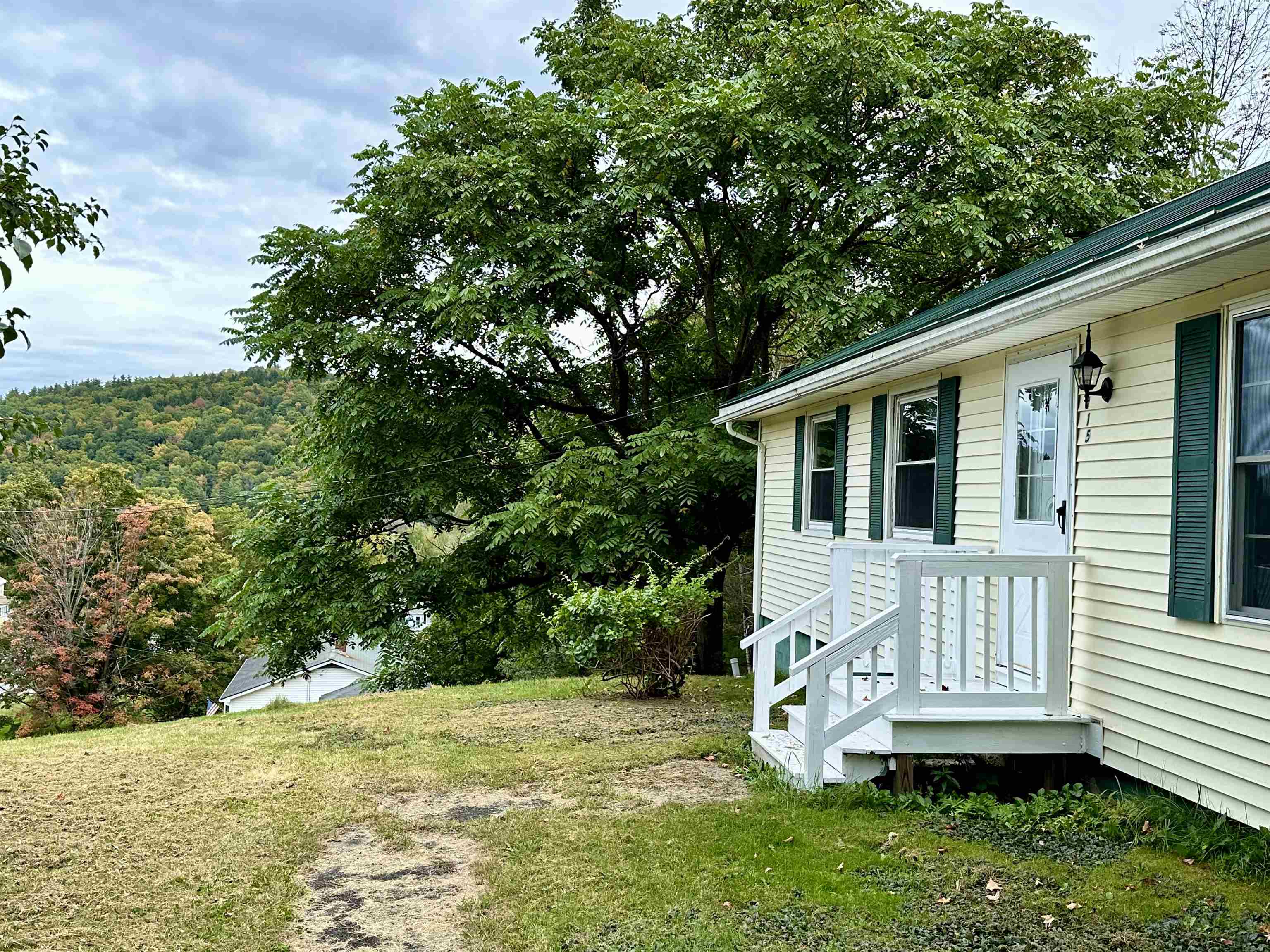Meadow Ln, West Rutland, VT 05777