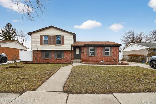 22507 Doncaster Ave, Brownstown, MI, 48193-8216 | Card Image