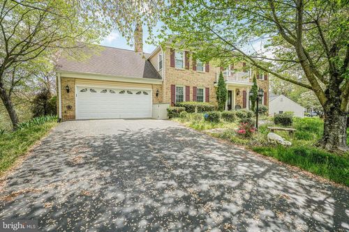 9913 Rosewood Hill Cir, VIENNA, VA, 22182-1487 | Card Image