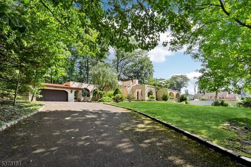 21 Windsor Ln, Colonia, NJ, 07067-2710 | Card Image