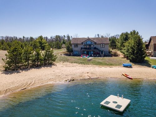 W5588 S Stone Gate Dr, New Lisbon, WI, 53950-9010 | Card Image