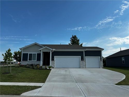 309 Sw Hawthorne Ct, Blue Springs, MO, 64014-4575 | Card Image