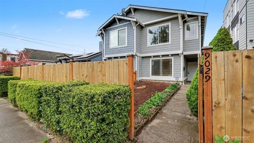 9029 17th Avenue Sw, Seattle, WA, 98106 | Card Image