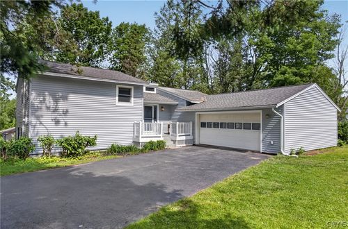 18 Harvest Dr, Oswego, NY, 13126-6077 | Card Image
