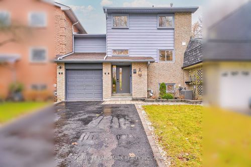 52 St Andrews Crt, Aurora, ON, L4G3B1 | Card Image