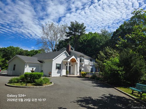 249 Cold Spring Rd, Syosset, NY, 11791-1802 | Card Image