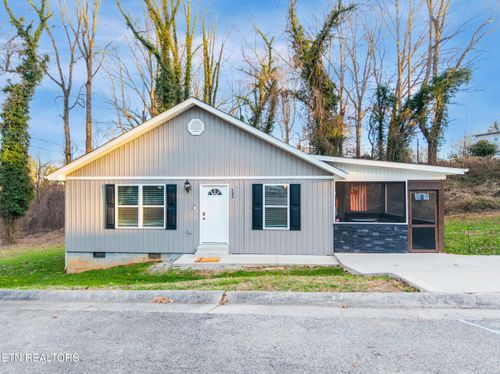 105 Waddell Pl, Oak Ridge, TN, 37830-5146 | Card Image