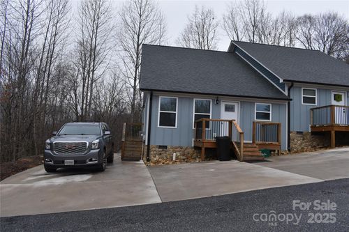 17 Meredith Ln, Marion, NC, 28752-6613 | Card Image