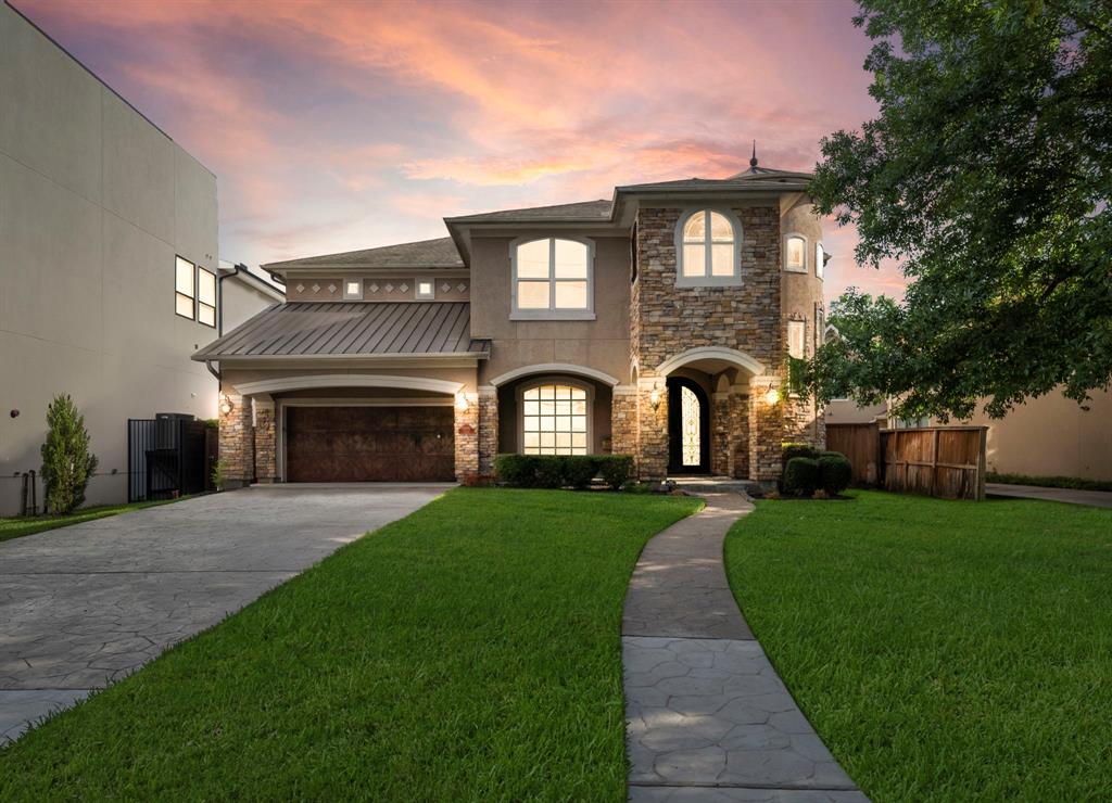 Cedar St, Bellaire, TX 77401
