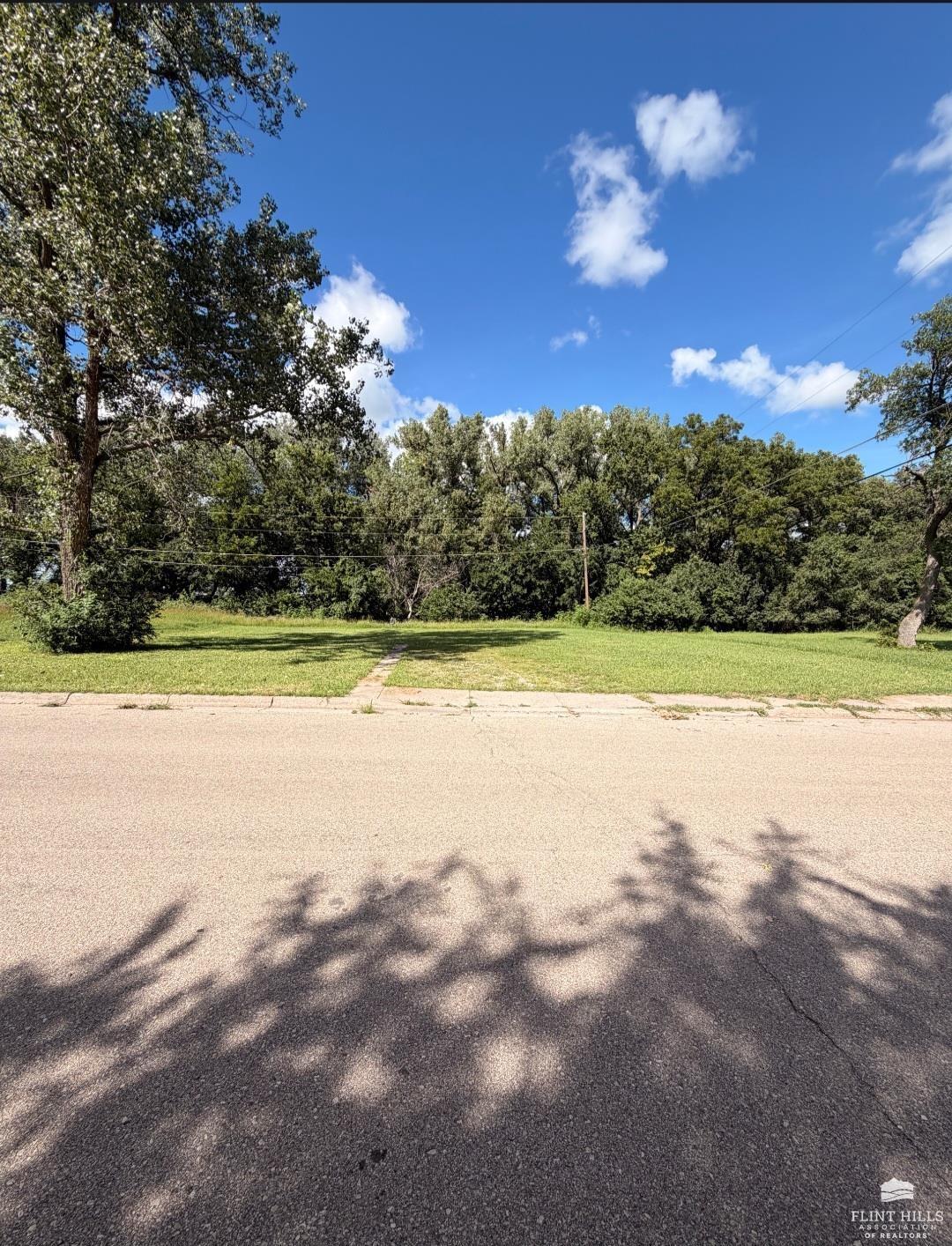 Land in Grandview Plaza 3
