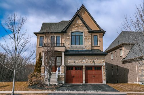 118 Burns Blvd, King, ON, L7B0M5 | Card Image