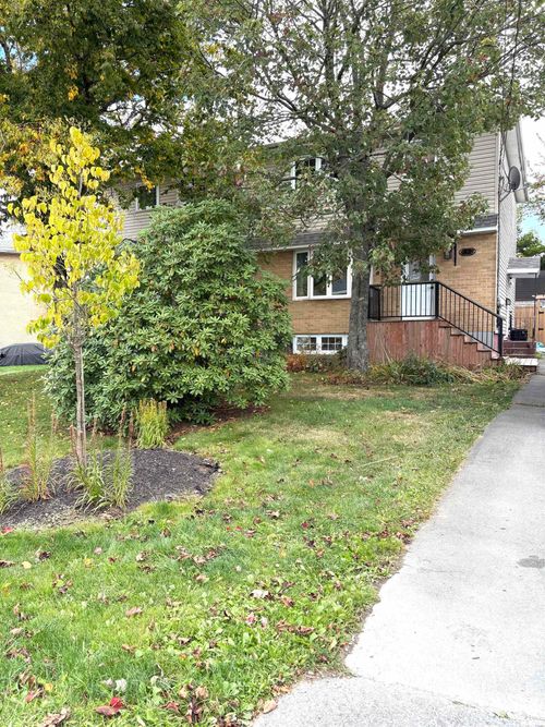 32 Apollo Crt, Halifax, NS, B3M1H1 | Card Image