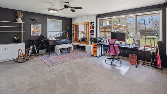 Art studio, jam room, meditation zone — this light-filled space with a built-in bar is whatever you dream it to be | Image 10