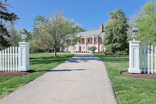 5475 Waring Dr, Cincinnati, OH, 45243-3933 | Card Image