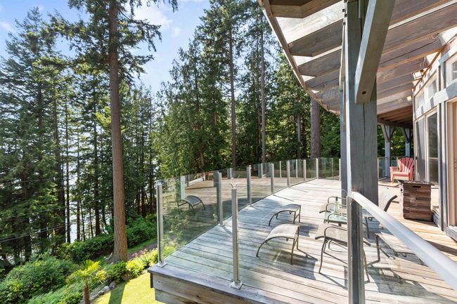 304 Esplanade Rd, House other with 3 bedrooms, 2 bathrooms and null parking in Gibsons BC | Image 27