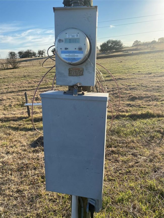 Exterior view of electric meter | Image 8