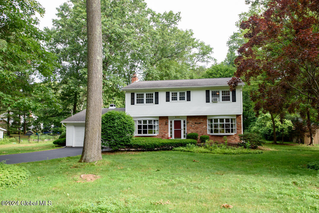 Highland Dr, Schenectady, NY 12303