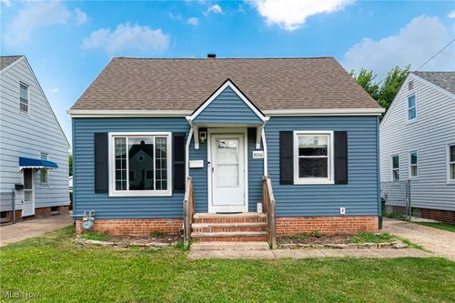 8006 Chesterfield Ave, Parma, OH, 44129-1808 | Card Image