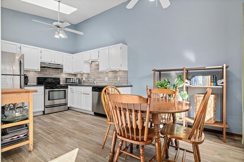18130 Covington Path, Minnetonka, MN, 55345-6250 | Card Image