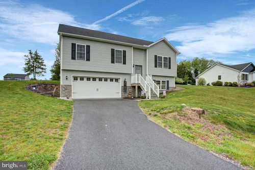 3799 Percy Ave, Chambersburg, PA, 17202-9192 | Card Image