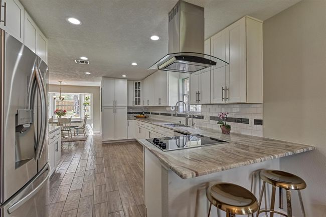 24203 Creekview Dr, House other with 4 bedrooms, 3 bathrooms and 2 parking in Spring TX | Image 9