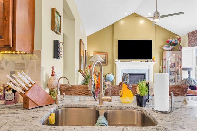 1704 Whisper Meadow Ln, Townhouse with 3 bedrooms, 3 bathrooms and 2 parking in Mahomet IL | Image 43