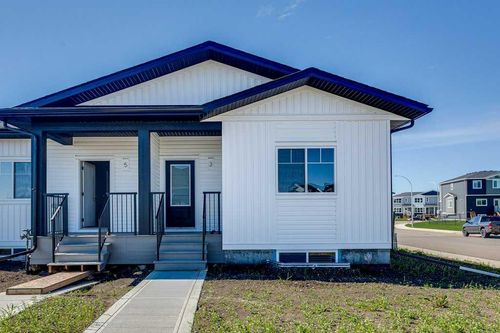 3 Gray Close, Sylvan Lake, AB, T4S0W4 | Card Image