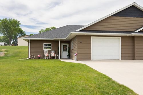 311 Tennessee Ave, Adrian, MN, 56110-1222 | Card Image
