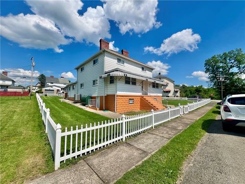 1129 1st St, Grindstone, PA, 15442-1215 | Card Image