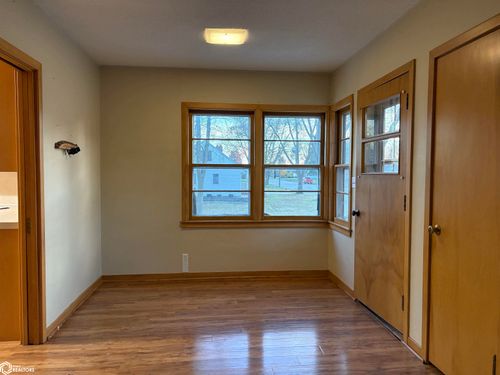 216 4th St Ne, Buffalo Center, IA, 50424-7706 | Card Image