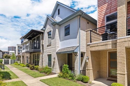 8222 Milroy Ln, Dallas, TX, 75231-4622 | Card Image